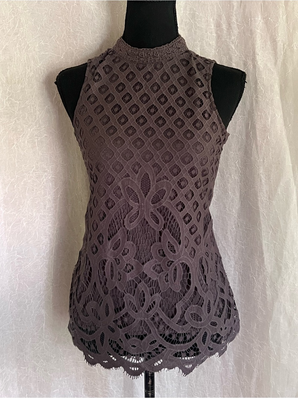 Sleeveless Crochet Lace Shell Top - brown